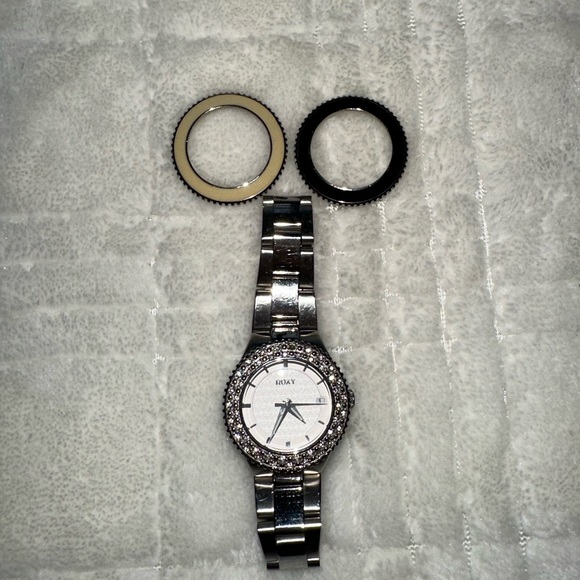 Roxy watch with 3 faces included - Picture 1 of 1